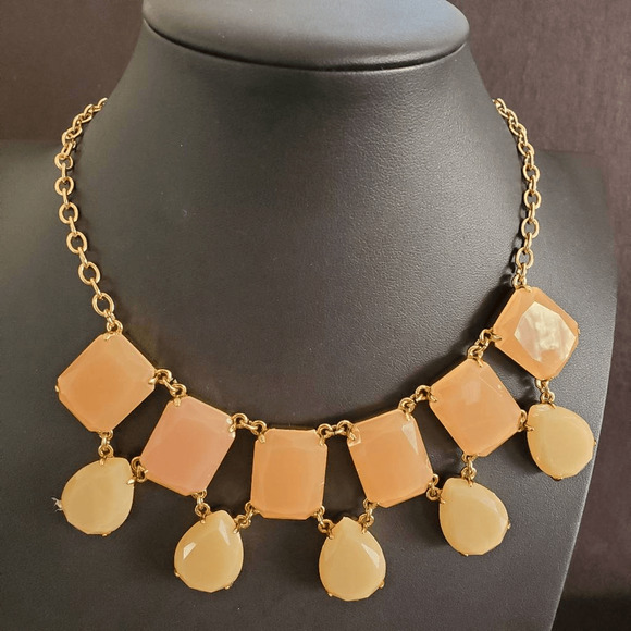 Kate Spade New York Branton Square‎ Peach and Beige Necklace Gold Plated Retired - Picture 6 of 7
